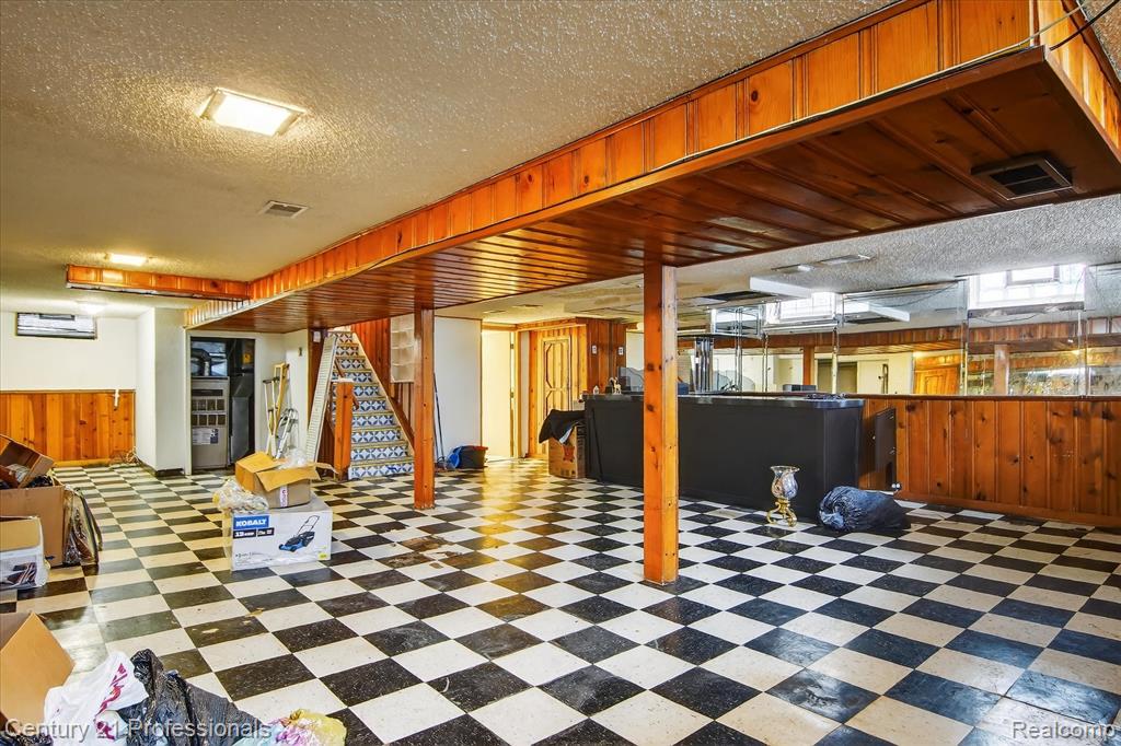 16786 Sprenger Avenue, Eastpointe, MI, 48021