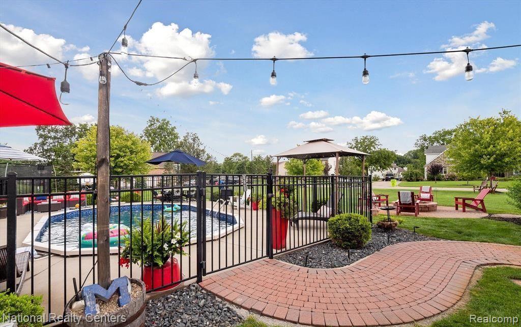 20983 OAK TREE Drive, South Lyon, MI 48178 — Photo 3
