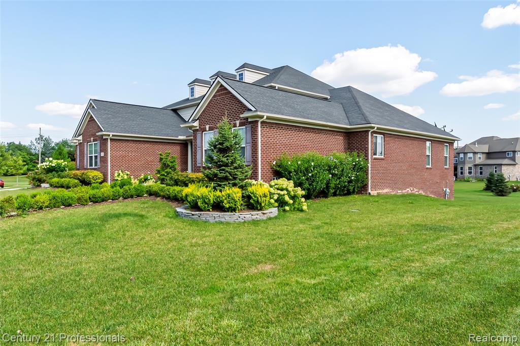 6776 Portsman Court, Canton, MI 48187 — Photo 3