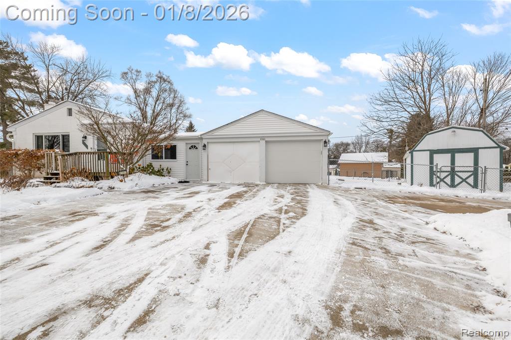 8980 Mayfred Drive, Pinckney, MI 48169 — Photo 2