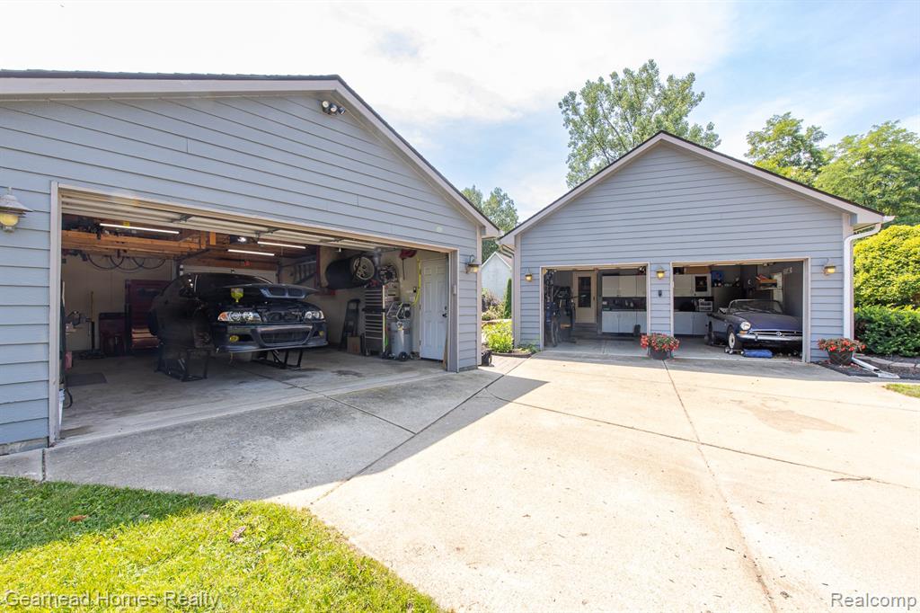 4710 Desert Bridge Court, Highland, MI 48356 — Photo 4