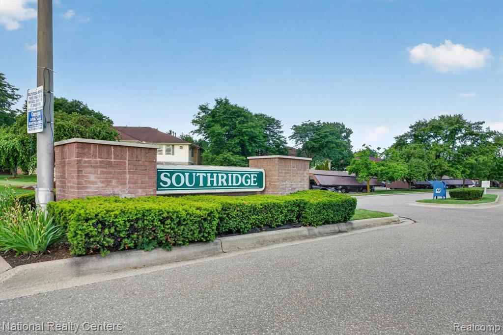 61171 Greenwood Drive, South Lyon, MI 48178 — Photo 37