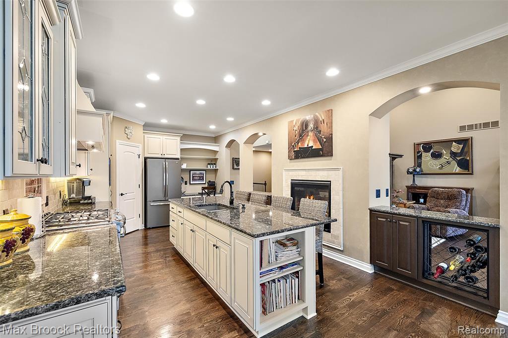 4353 Forest Avenue, Waterford, MI 48328 — Photo 10