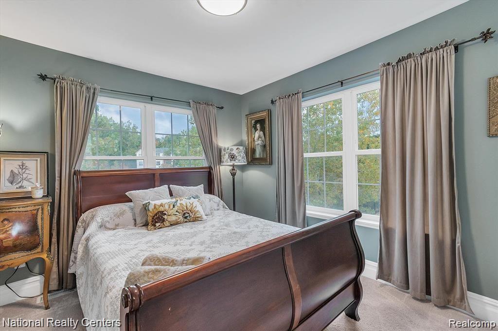 581 VILLAGE Lane, Milford, MI 48381 — Photo 26