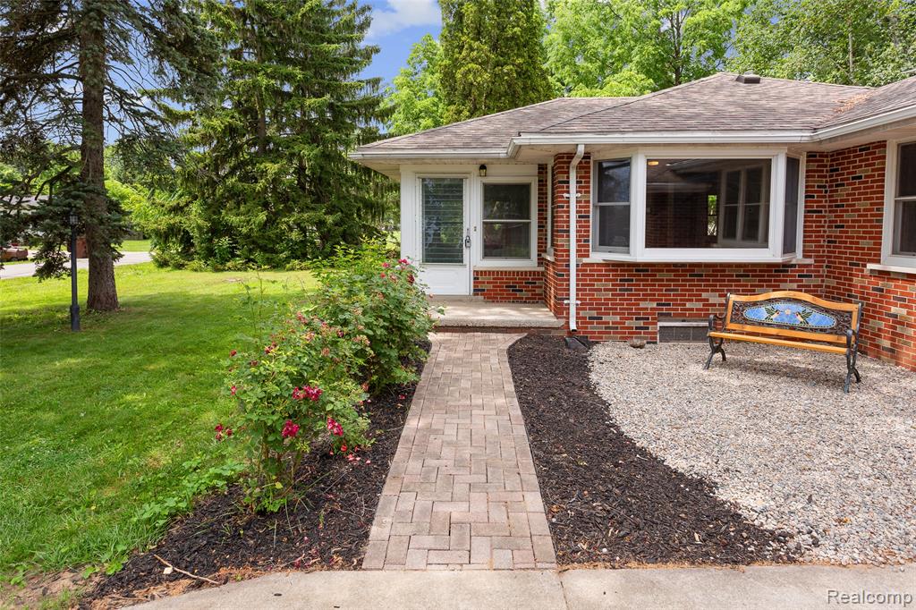 4408 S Lake Drive, Newport, MI 48166 — Photo 4