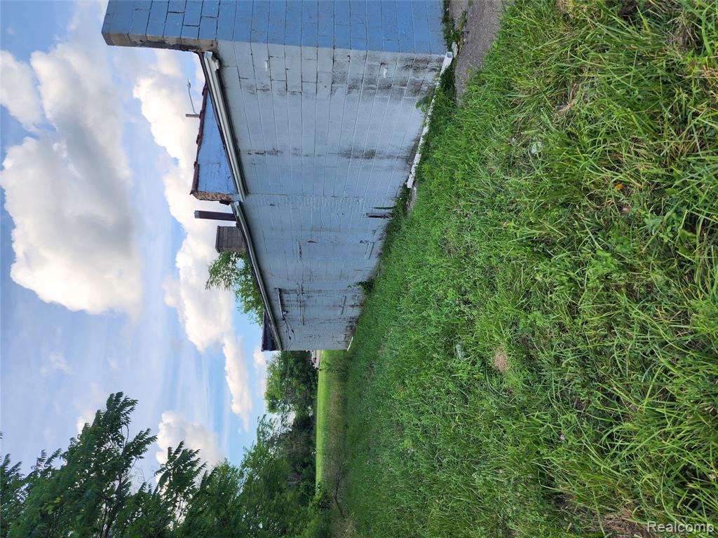 18811 Hayes Street - Photo 2