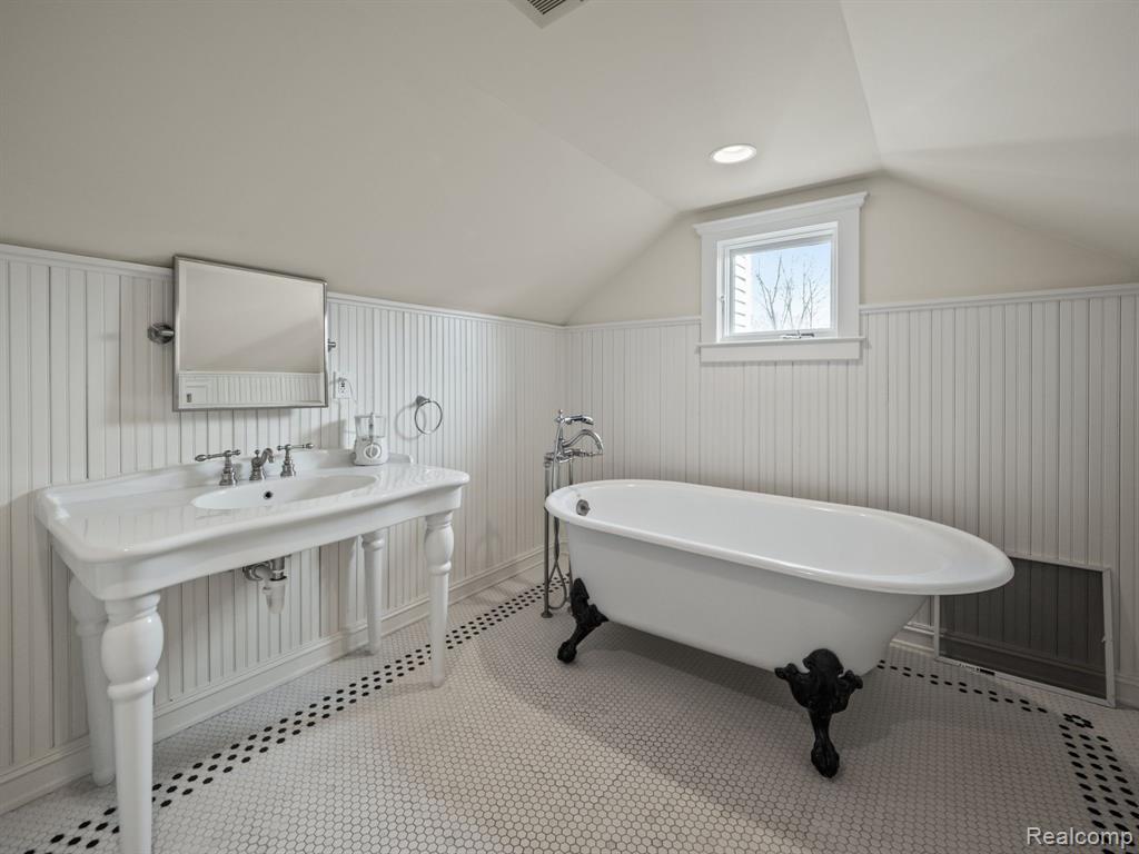 731 S BATES Street, Birmingham, MI 48009 — Photo 40