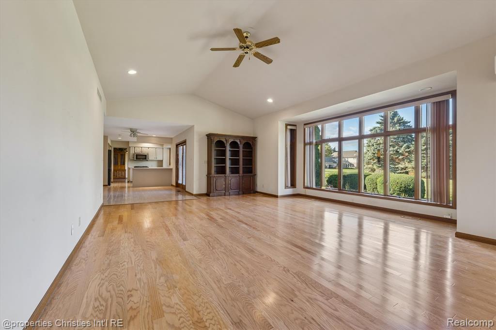 48818 Pebble Lane, Novi, MI — Photo 8