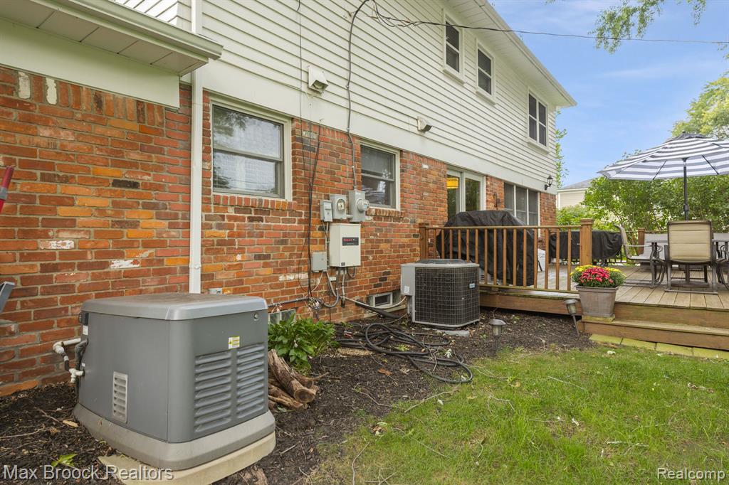 5562 PEBBLESHIRE Road, Bloomfield Hills, MI 48301 — Photo 48