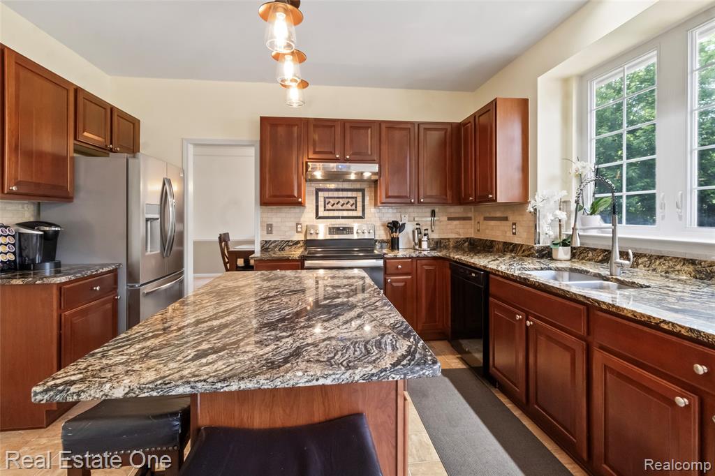 7244 Millrock Avenue, Shelby Twp, MI 48317 — Photo 21