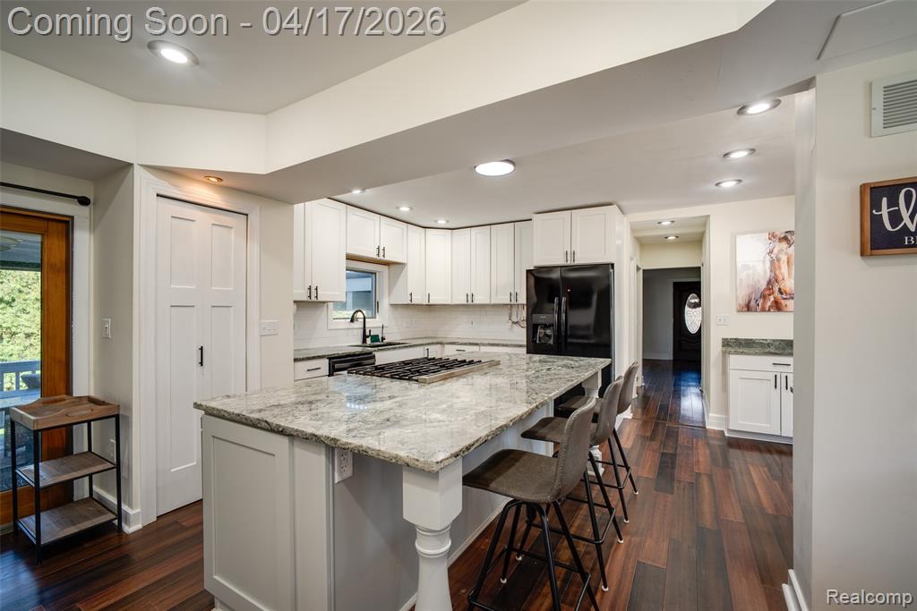 82 Granada Drive, White Lake, MI — Photo 10