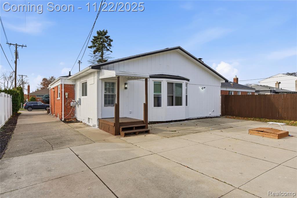 6528 Sterling Court, Garden City, MI — Photo 26