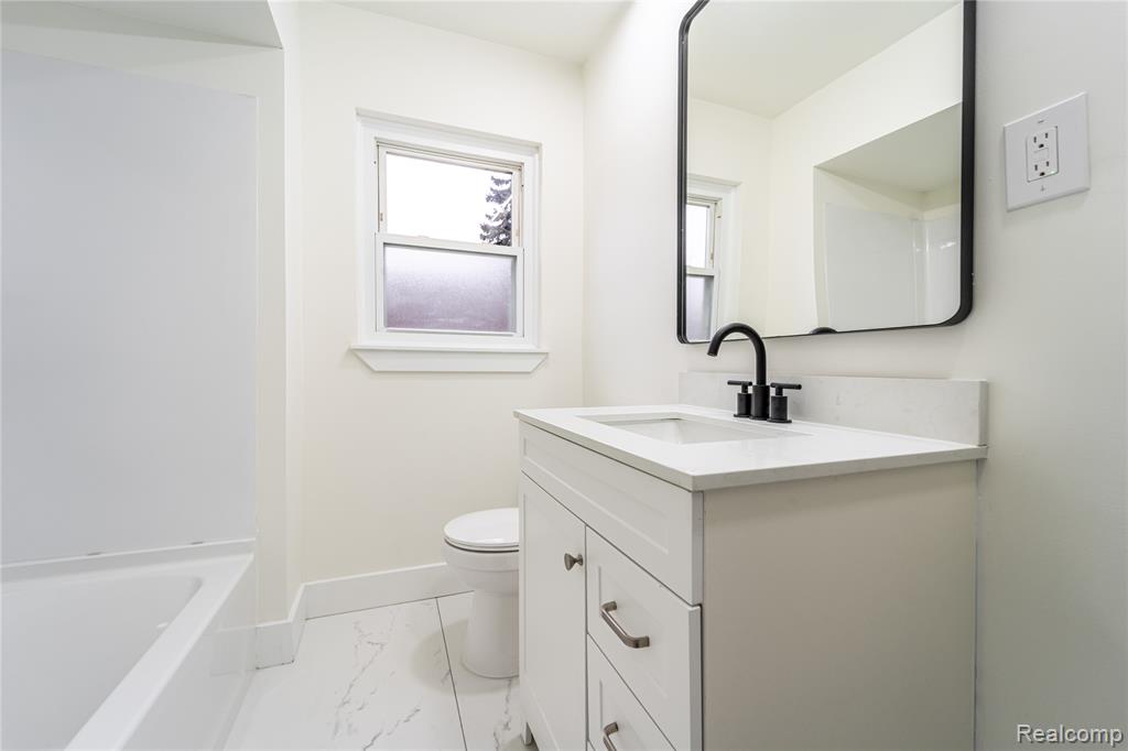 16535 Lincoln Avenue, Eastpointe, MI 48021 — Photo 21