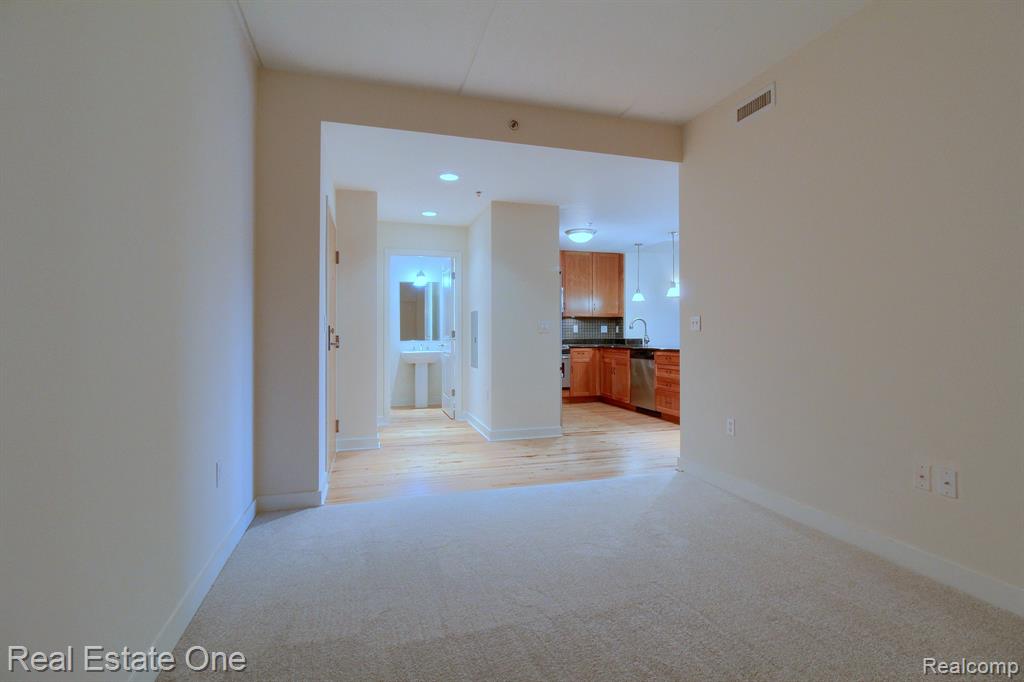 111 N ASHLEY Street, 611, Ann Arbor, MI 48104 — Photo 10