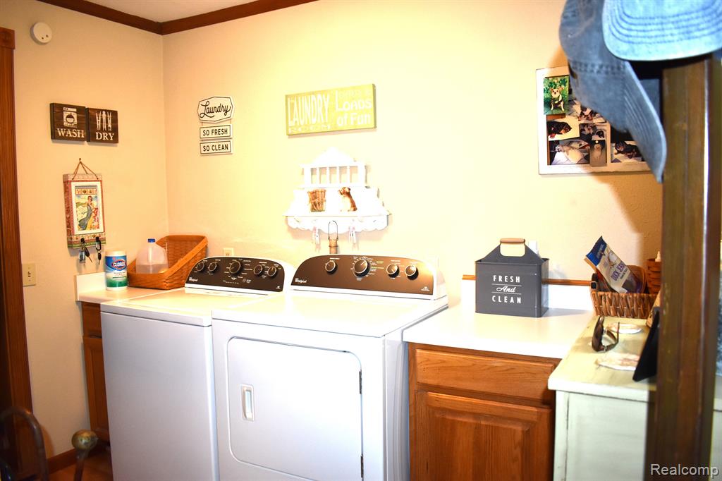 309 S MAPLE Street, Webberville, MI 48892 — Photo 5