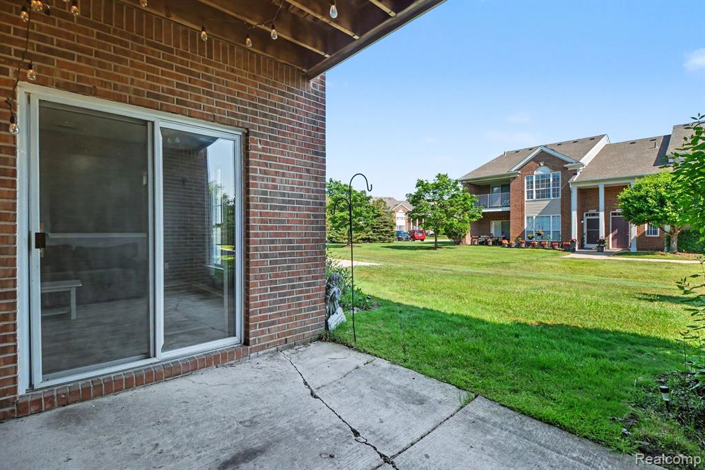16339 Chatham Drive, Macomb, MI 48044 — Photo 21