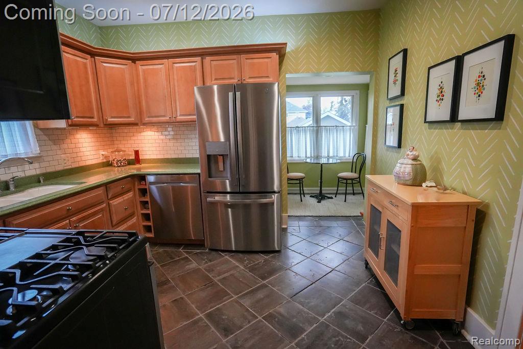 545 Eureka Road, Wyandotte, MI 48192 — Photo 21