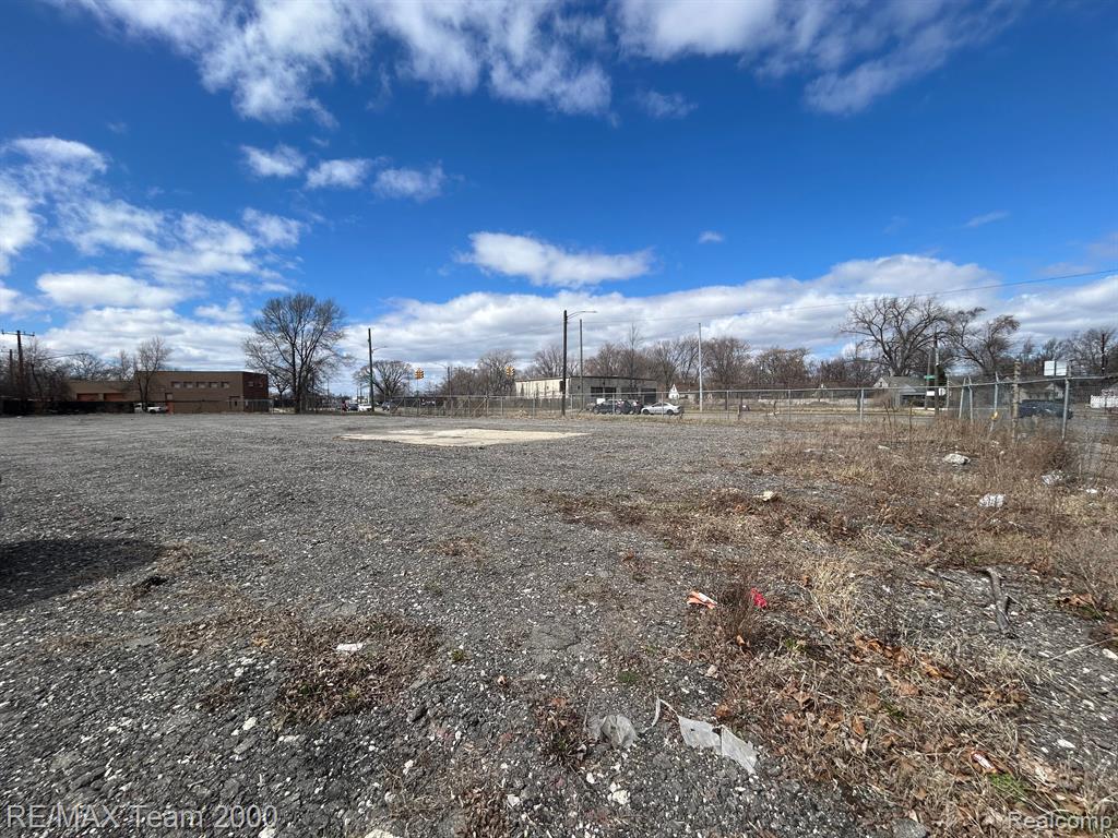 2400 S SCHAEFER Highway, Detroit, MI 48217 — Photo 6