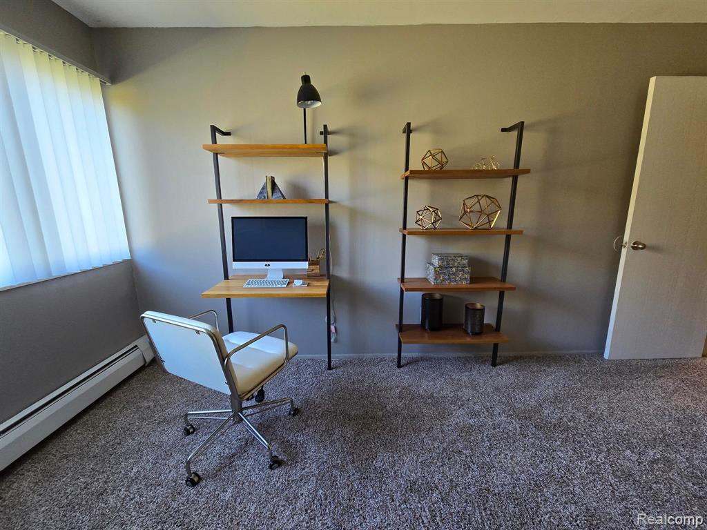 930 VILLAGE GREEN Lane, Waterford, MI 48328 — Photo 22