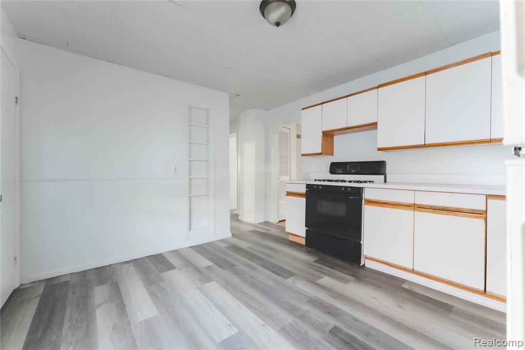 4524 Fleming Street, Dearborn Heights, MI 48125 — Photo 9