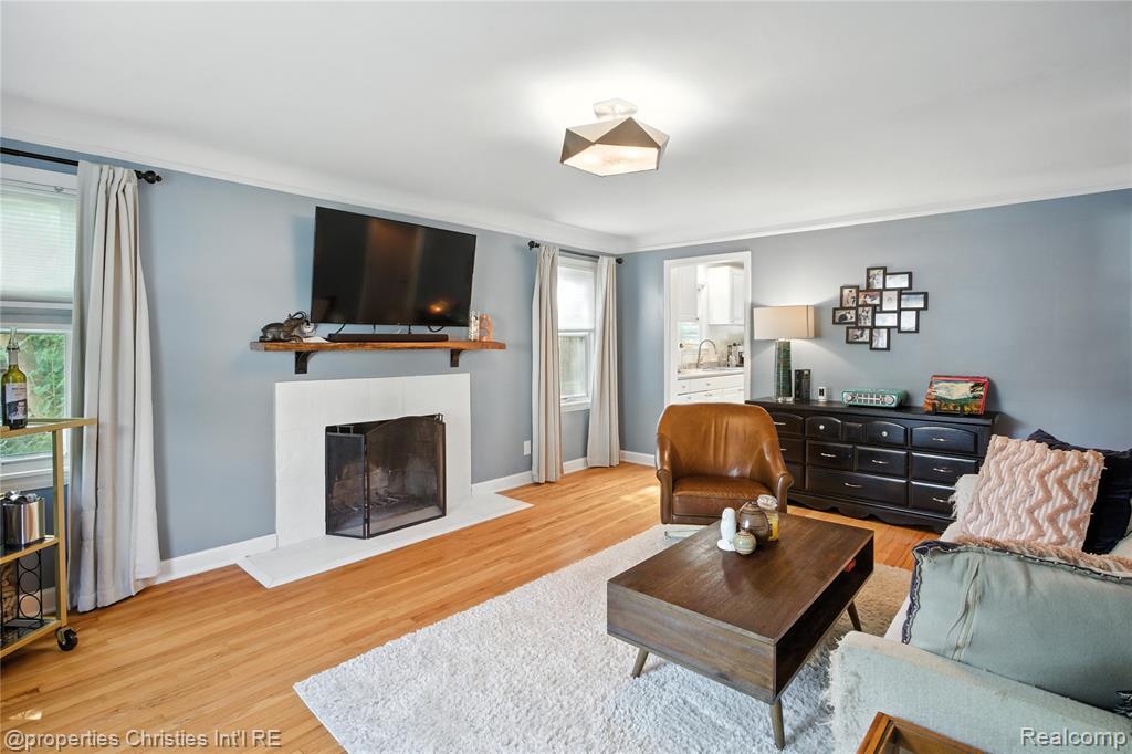 915 W Marshall Street, Ferndale, MI 48220 — Photo 2