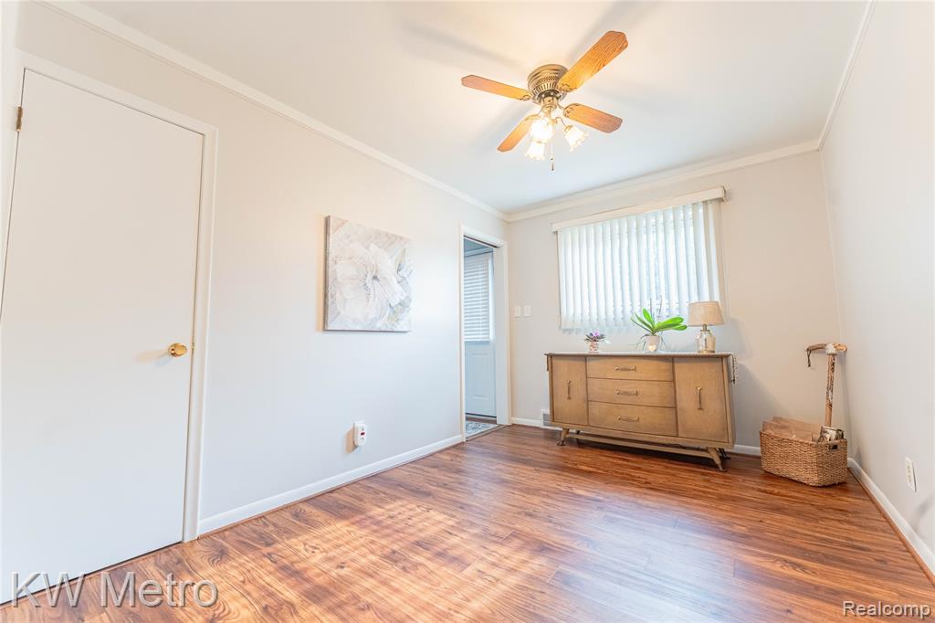 8487 Salem Lane, Dearborn Heights, MI 48127 — Photo 15
