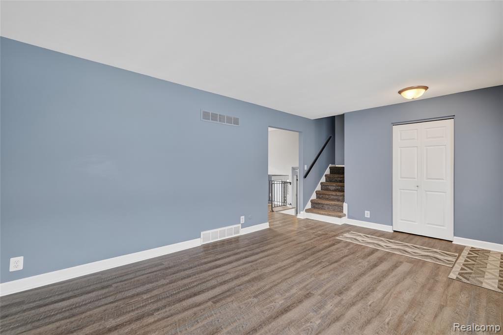 4199 Sheraton Drive, Flint, MI 48532 — Photo 8