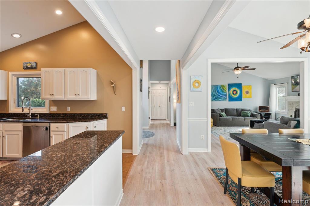 810 CARRINGTON Boulevard, Monroe, MI 48161 — Photo 19