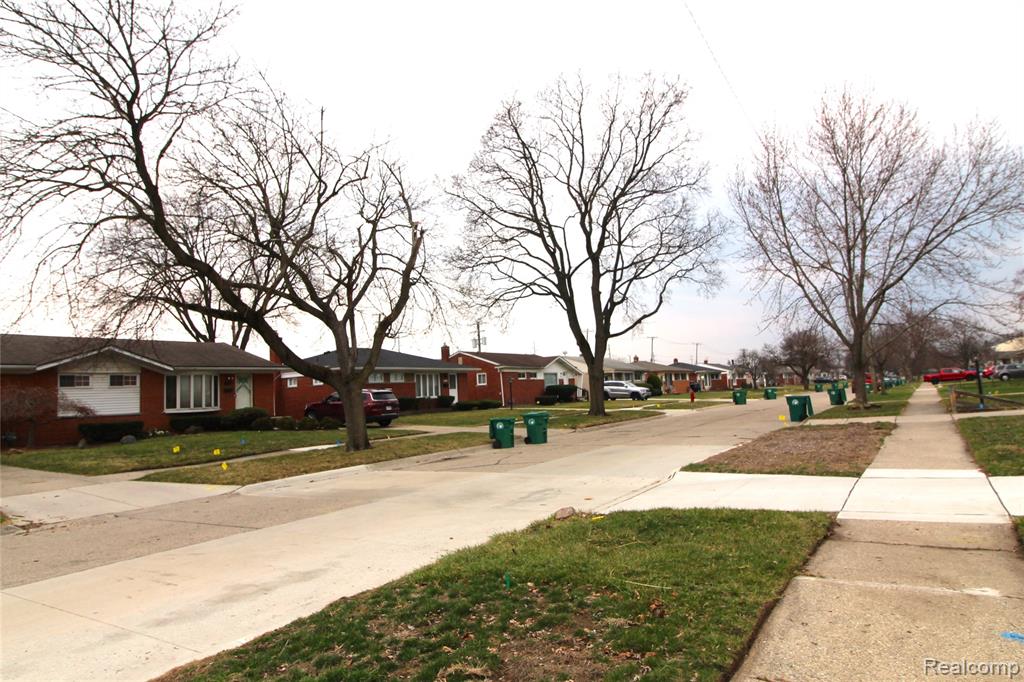 32474 Leona Street, Garden City, MI — Photo 33