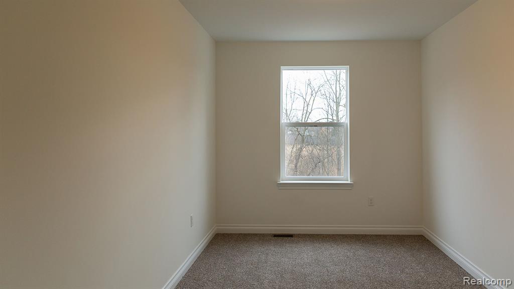 74 GUANONOCQUE Street, Auburn Hills, MI 48326 — Photo 23