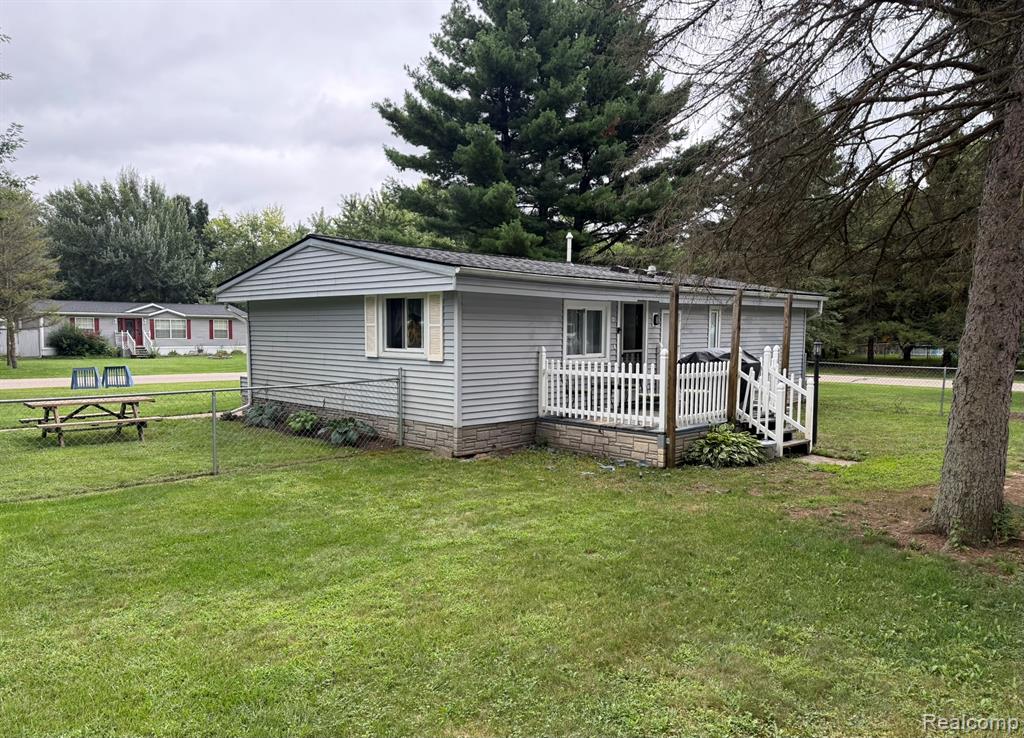 526 Cherokee Bend, Howell, MI 48843 — Photo 10