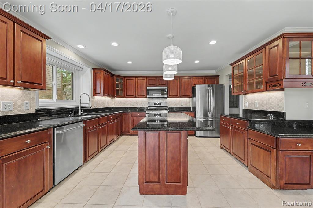 734 Lake Ridge Road, Rochester Hills, MI 48307 — Photo 10