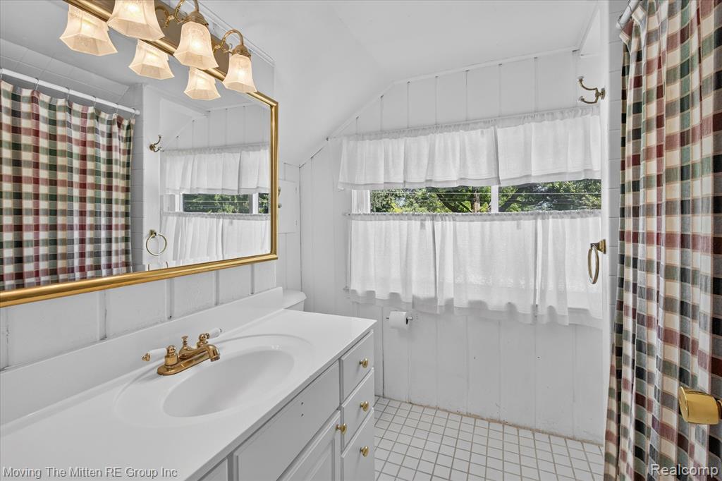 46800 W 11 Mile Road, Novi, MI — Photo 30
