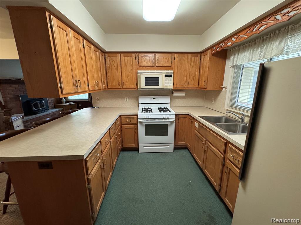 5374 Torrey Road, Flint, MI 48507 — Photo 6