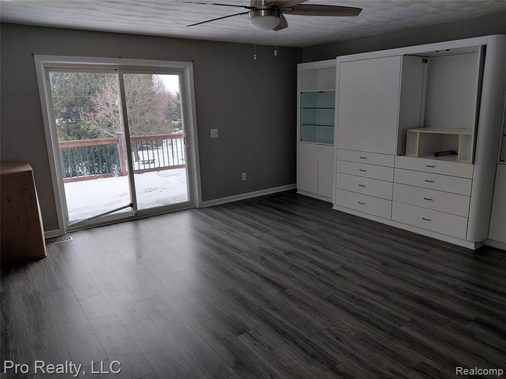 8445 Crestshire Drive, Ypsilanti, MI 48197 — Photo 21