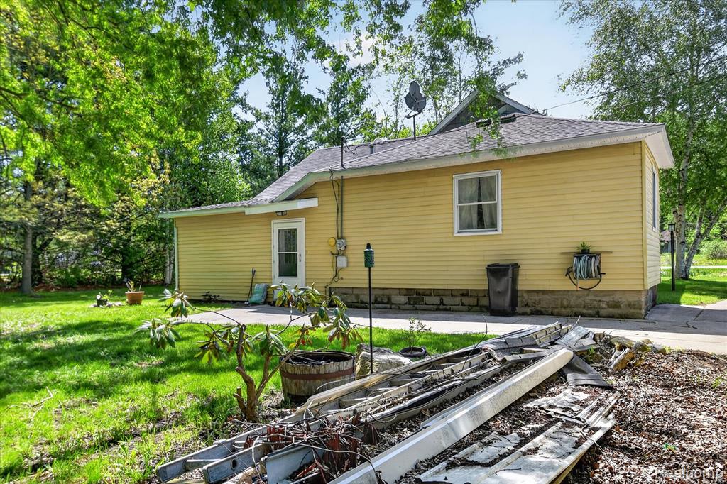 3660 Keewahdin Road, Fort Gratiot, MI 48059 — Photo 34