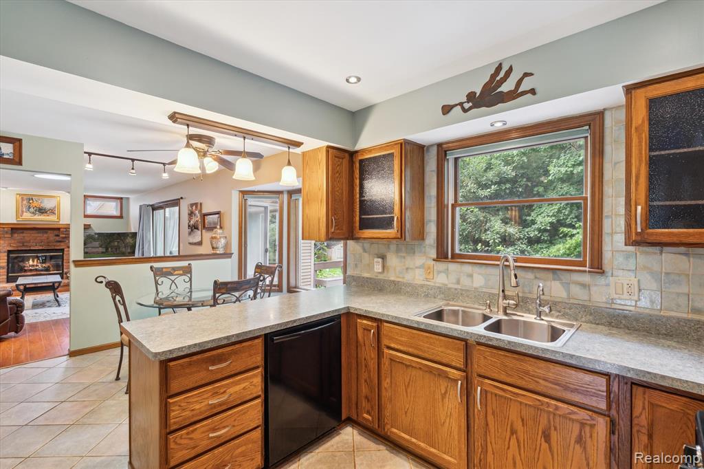 7740 Athlone Drive, Brighton, MI 48116 — Photo 10