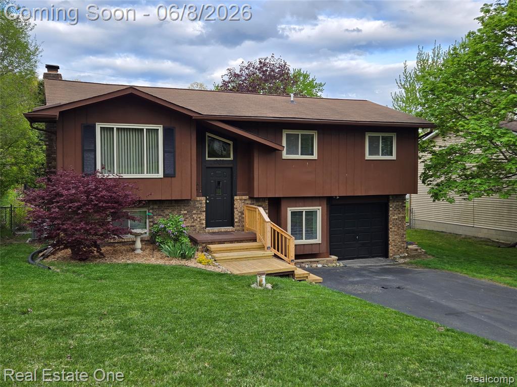 661 Harry Paul Drive, Lake Orion, MI 48362 — front exterior