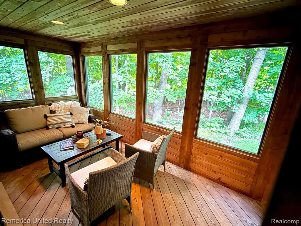49022 Plum Tree Court, Plymouth, MI 48170 — Photo 32