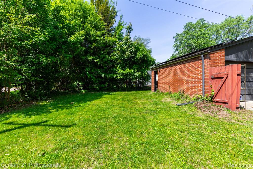 25009 Donald, Redford, MI 48239 — Photo 25