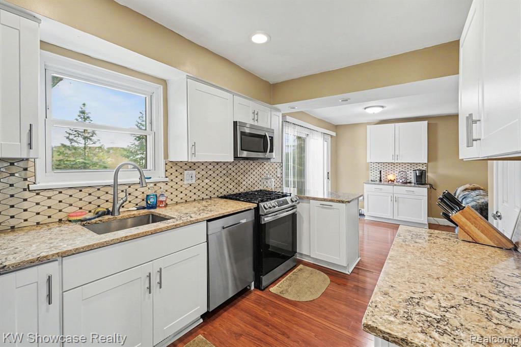 40652 Village Wood Road, Novi, MI — Photo 9