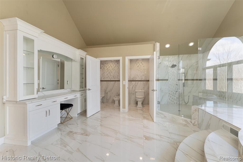 5695 N Branford Drive N, West Bloomfield, MI — Photo 44