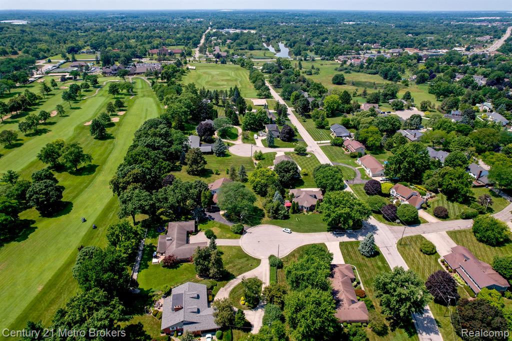 9270 Hidden Valley Court, Grand Blanc, MI 48439 — Photo 51