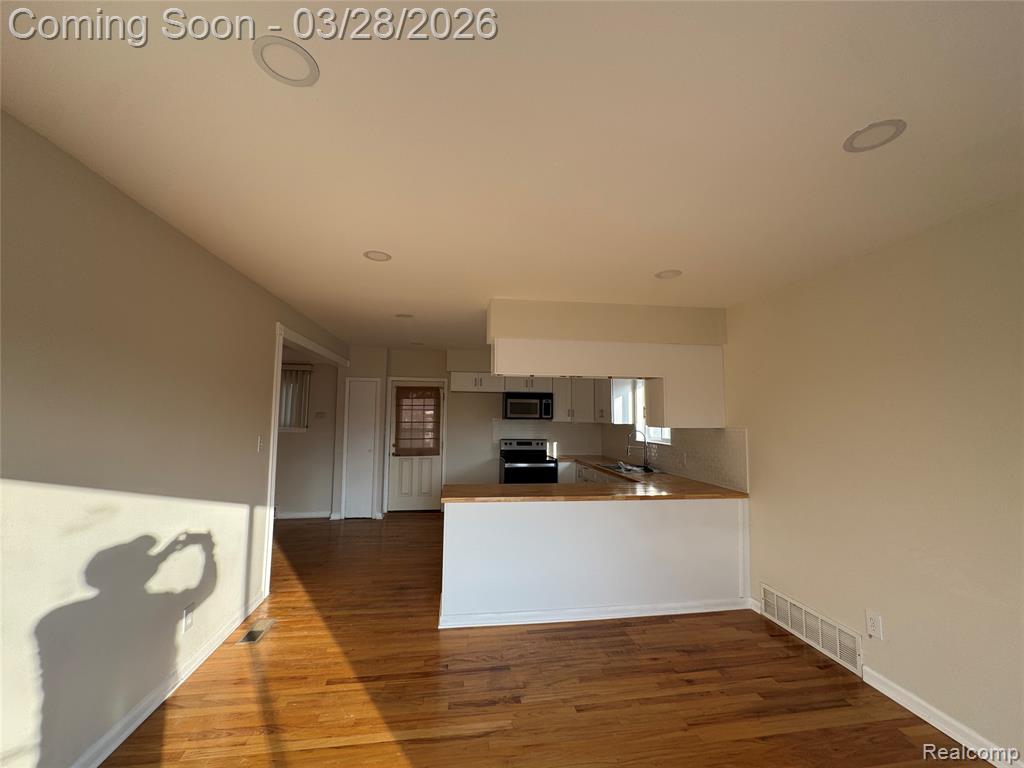6326 Lathers Street, Garden City, MI — Photo 9