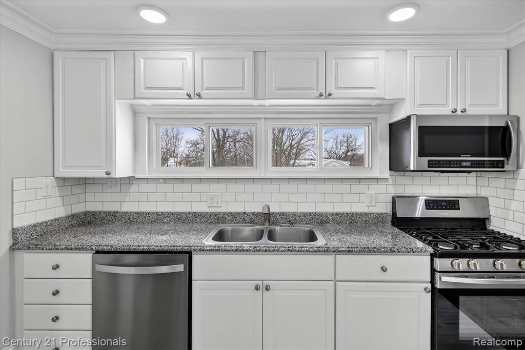815 E Argyle Street, Jackson, MI 49202 — Photo 17