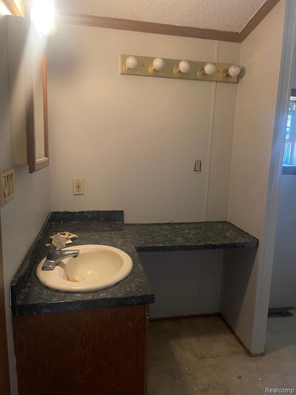 10832 Imlay City Rd, Emmett, MI 48022 — Photo 32