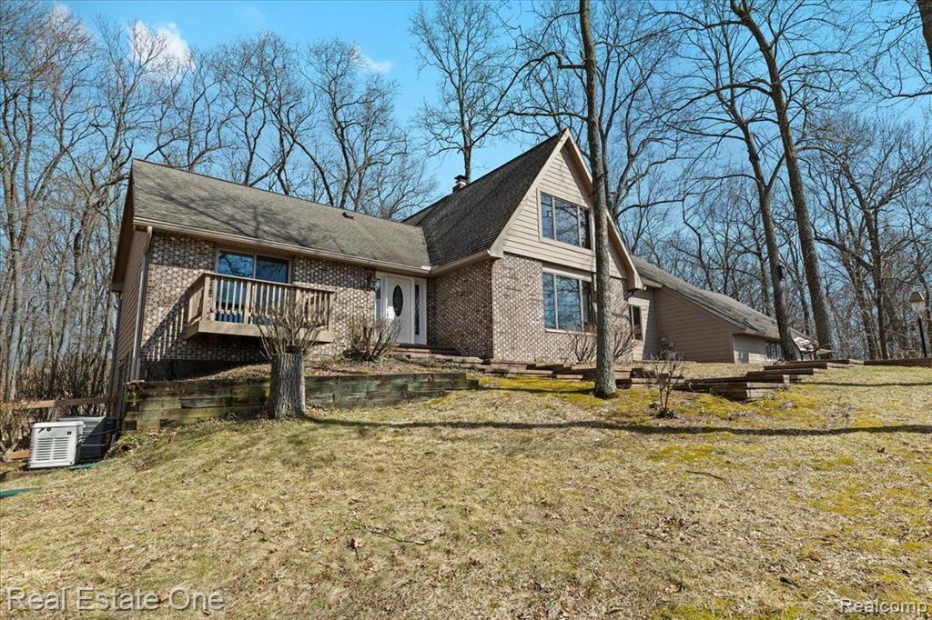 5595 NAVAJO Trail, Pinckney, MI 48169 — Photo 2