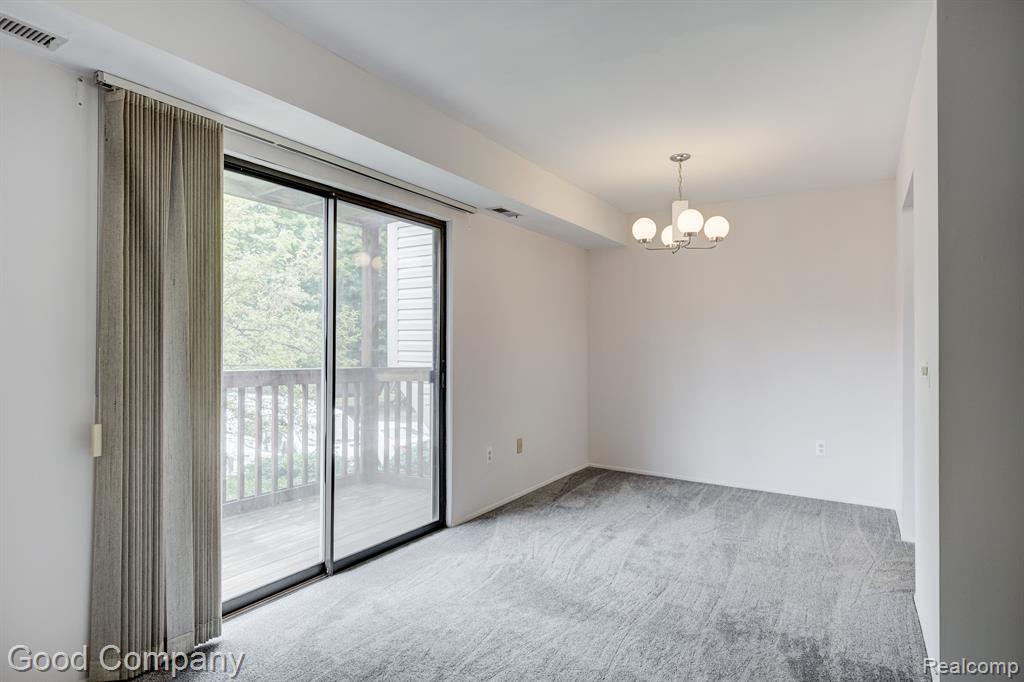 30056 W 12 MILE Road, 79, Farmington Hills, MI 48334 — Photo 6