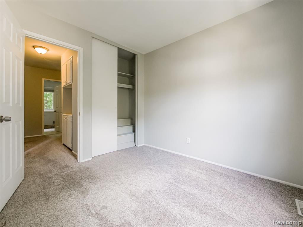 3216 BOLGOS Circle, Ann Arbor, MI 48105 — Photo 15