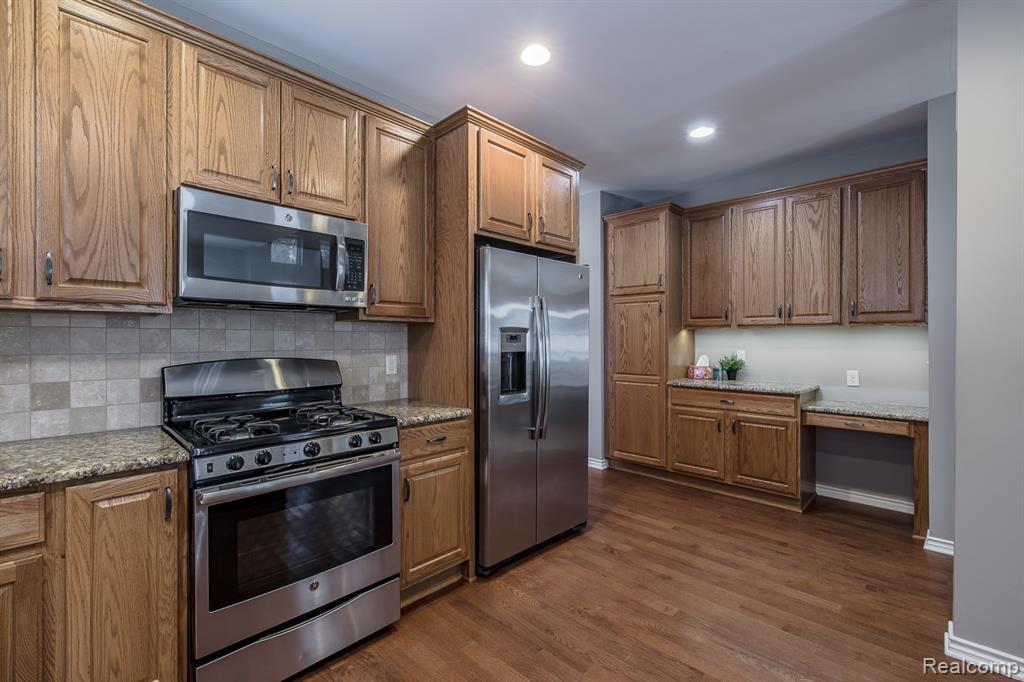 9573 Kingsway Circle, Clarkston, MI 48348 — Photo 11